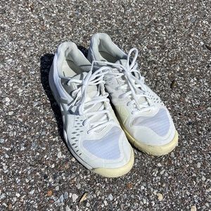 Asics Gel-Challenger 12. Tennis shoe. Size Mens 11